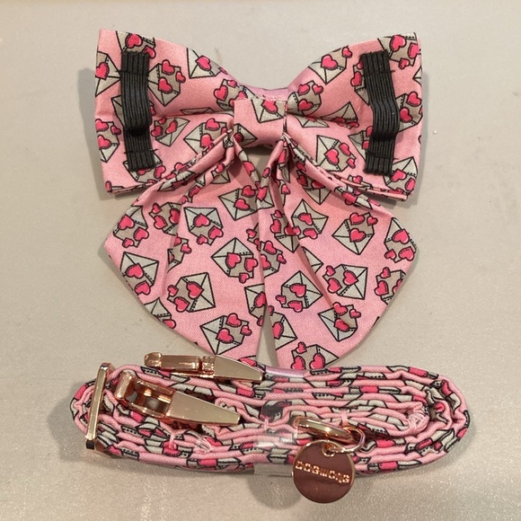 NWT Pink Letter & Heart Pattern Dog Collar and Bow- Medium - Picture 3 of 6